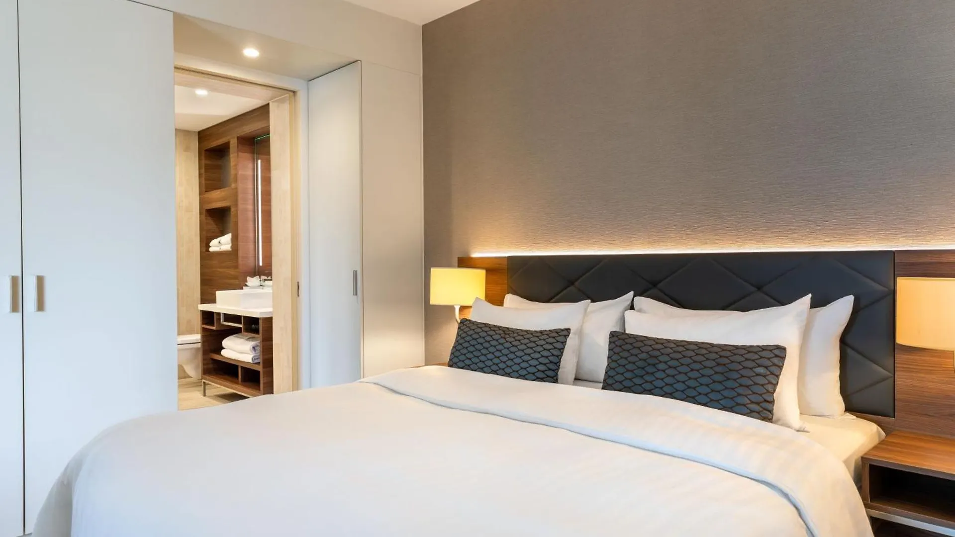 Element Amsterdam Hotel