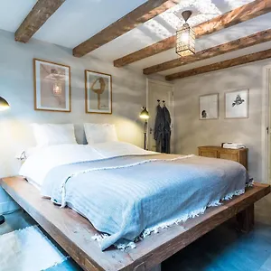 https://bb-amsterdam-amstel-apartment.amsterdamhotelsnl.com